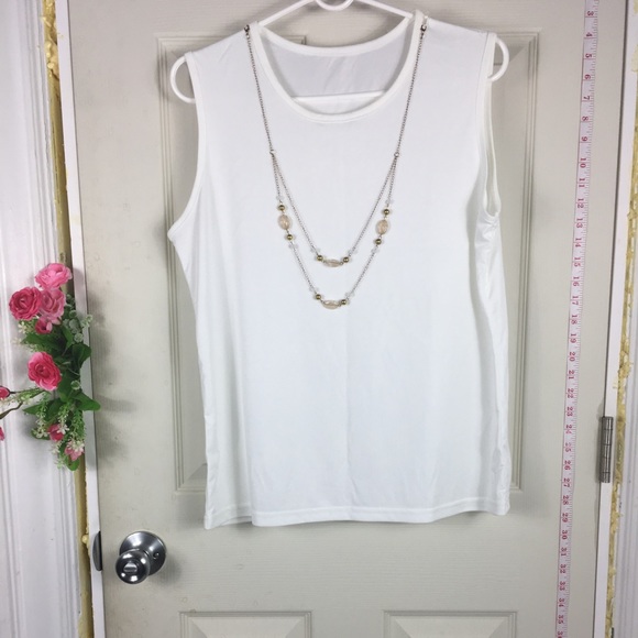 Tops - ❤️5/25$❤️ NEW top necklace blouse M